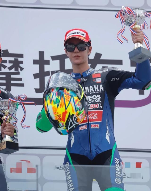 Tay đua livestream tiết lộ trợ lý giở trò để Vương Nhất Bác giành giải quán quân, khổ luyện 3 tháng chỉ là nói dối Ảnh 9