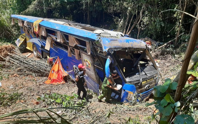 Vụ xe khách lao xuống vực ở Kon Tum: Nạn nhân thứ 6 tử vong Ảnh 2