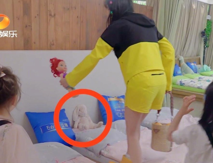 Trịnh Sảng 'dằn mặt' khi trả lại những món đồ đem đi rao bán của ekip chương trình Ảnh 6