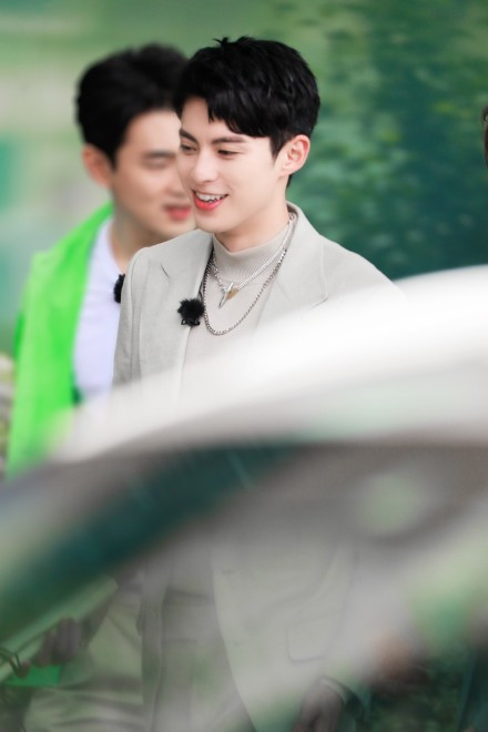 'Ca ca tràn đầy sức sống' chính thức ghi hình: Dương Dương tỏa sáng với tạo hình đơn giản, trẻ đẹp như trai 18 Ảnh 16