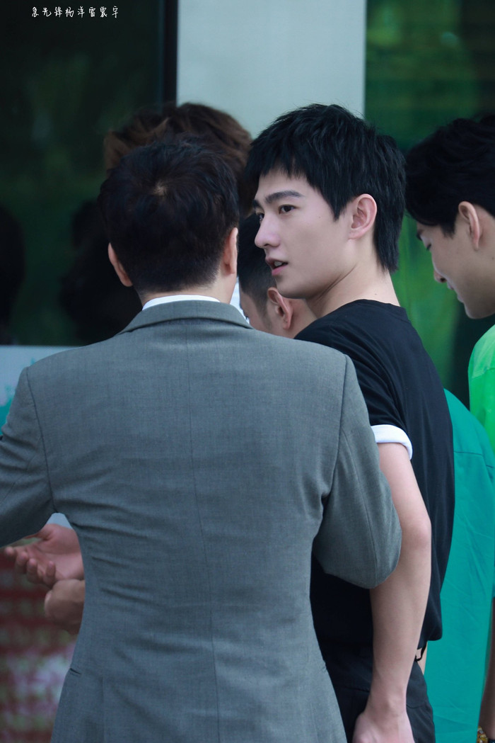 'Ca ca tràn đầy sức sống' chính thức ghi hình: Dương Dương tỏa sáng với tạo hình đơn giản, trẻ đẹp như trai 18 Ảnh 12