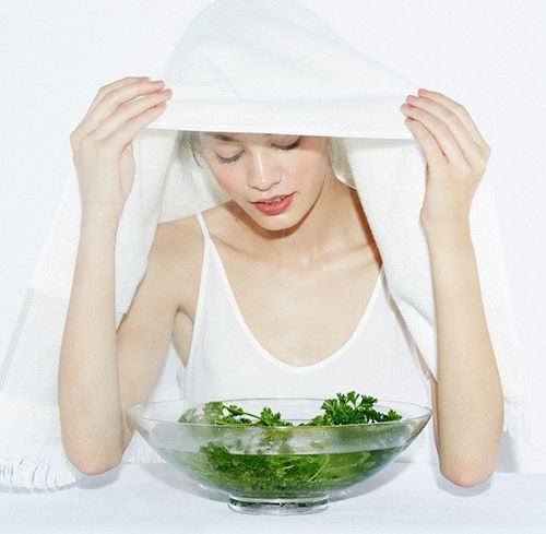 Xông hơi trị mụn ẩn.