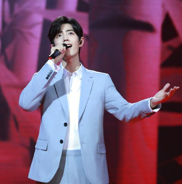 Tiêu Chiến trở thành ngôi sao bù nhìn khi fan tích cực quyên góp chống lũ nhưng thần tượng lại im lặng làm ngơ? Ảnh 7