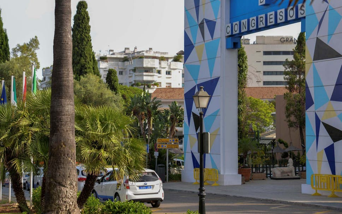 Ngã từ tầng 7 khách sạn, du khách vô tình giết chết cả người qua đường Ảnh 2