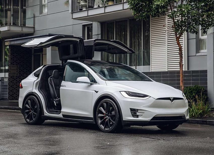 Tesla Model X. Ảnh: Bloomberg