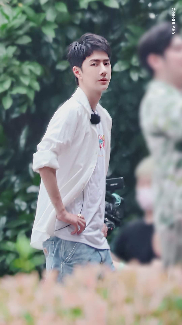 Vương Nhất Bác ghi hình Thiên thiên hướng thượng 12/7: 'Thánh' lia camera là đây chứ đâu! Ảnh 3