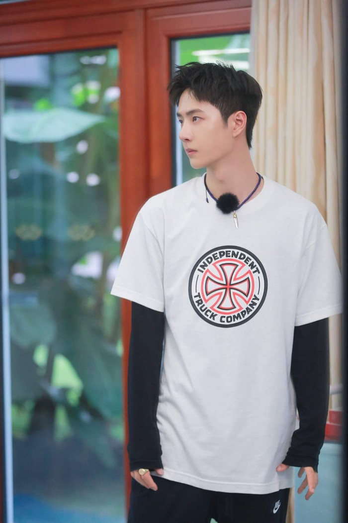 Vương Nhất Bác ghi hình Thiên thiên hướng thượng 12/7: 'Thánh' lia camera là đây chứ đâu! Ảnh 20