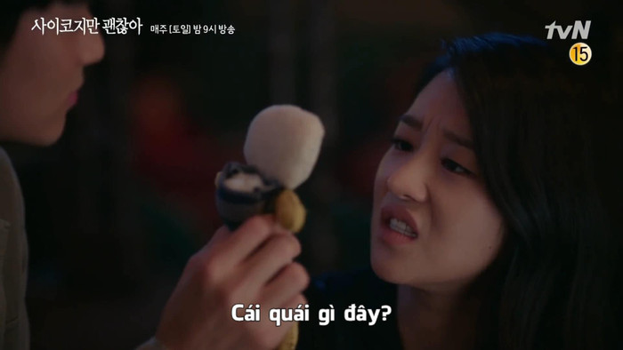 Anh tặng cả búp bê bắt mộng của Sang Tae cho cô ấy 