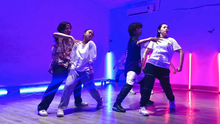 Gần 1 tháng tập luyện bầm dập tay chân và nhiều đau đớn, Chi Pu sắp mang gì đến Vpop? Ảnh 5