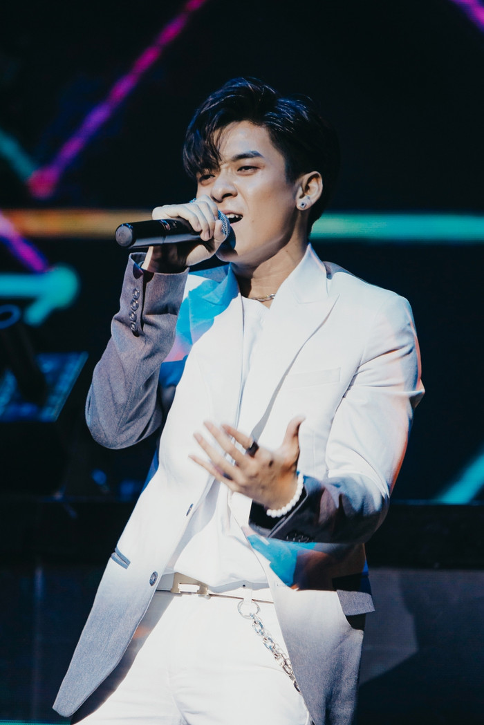 Khoảnh khắc K-ICM ôm mặt khóc nức nở sau bàn DJ trong đêm nhạc riêng: Chàng trai đã làm rất tốt rồi! Ảnh 5