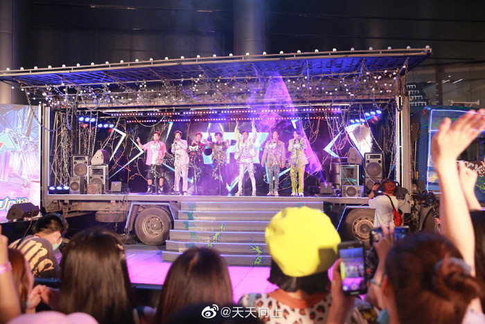 'Thiên thiên hướng thượng': Vương Nhất Bác tự nhận bản thân ngốc khi bị thương ở chân Ảnh 6