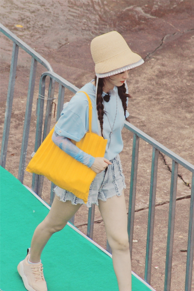 Triệu Lệ Dĩnh có thật đã 32 tuổi khi xuất hiện với tạo hình trẻ trung như thiếu nữ? Ảnh 4