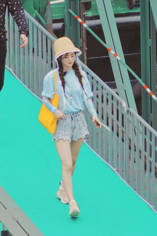 Triệu Lệ Dĩnh có thật đã 32 tuổi khi xuất hiện với tạo hình trẻ trung như thiếu nữ? Ảnh 6