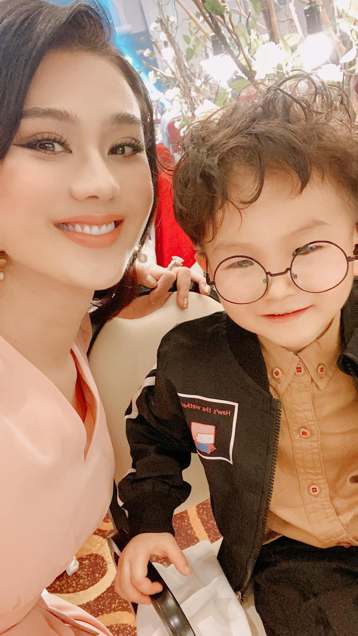 Đổi kiểu tóc mới, con trai Lâm Khánh Chi gây sốt bởi vẻ ngoài 'soái ca' vô cùng đáng yêu