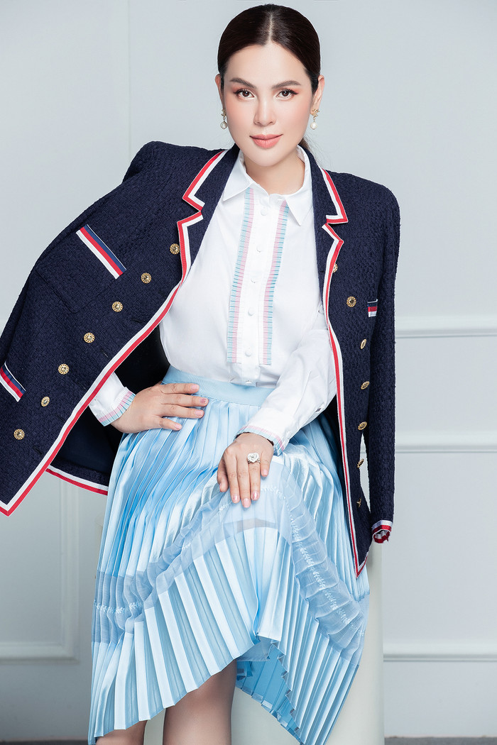 Phương Lê nhan sắc rực rỡ, thần thái đỉnh cao quên nỗi buồn kinh doanh tổn thất vì dịch Covid-19 Ảnh 14