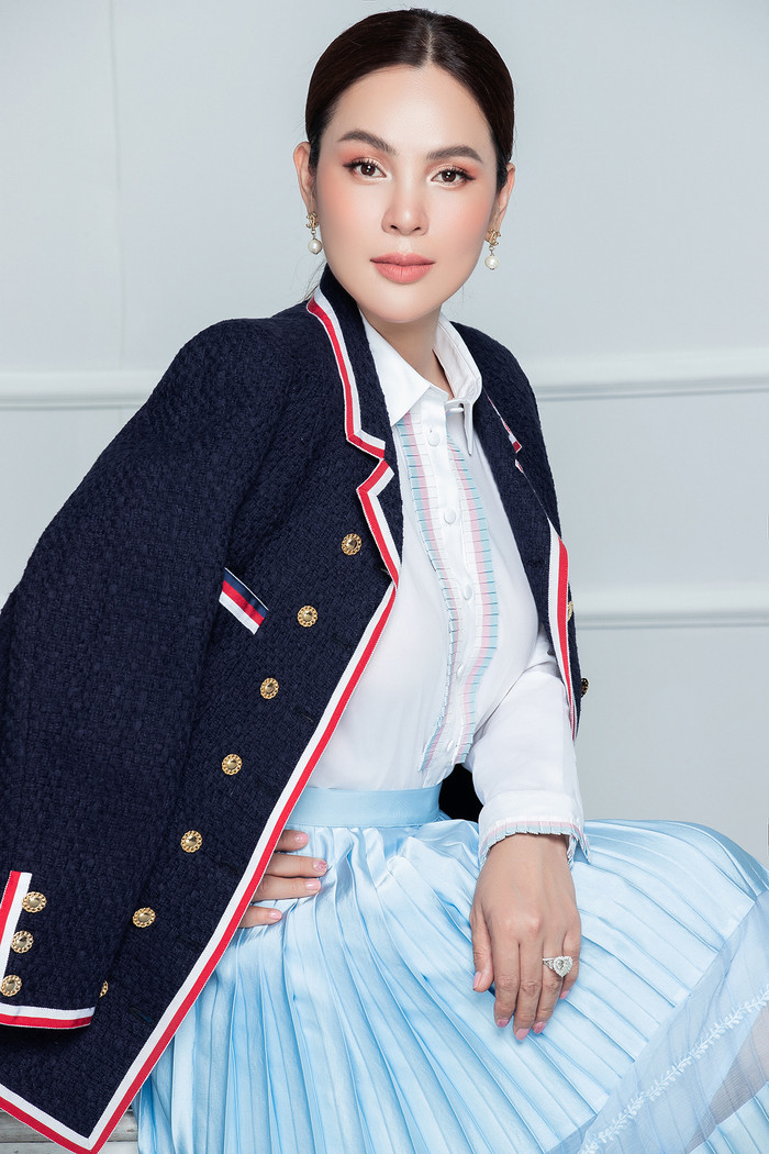 Phương Lê nhan sắc rực rỡ, thần thái đỉnh cao quên nỗi buồn kinh doanh tổn thất vì dịch Covid-19 Ảnh 15