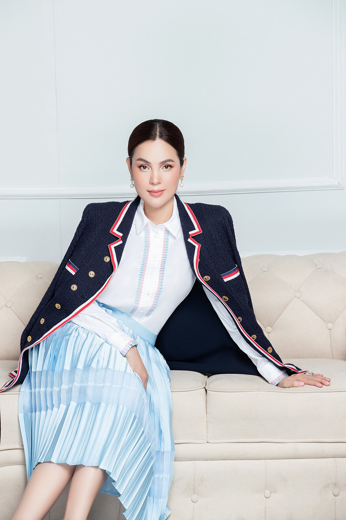 Phương Lê nhan sắc rực rỡ, thần thái đỉnh cao quên nỗi buồn kinh doanh tổn thất vì dịch Covid-19 Ảnh 16