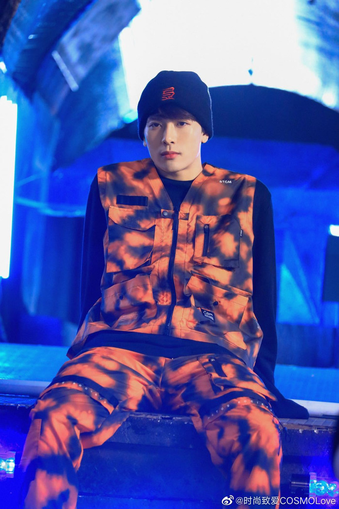 Jackson Wang khiến fan trong và ngoài nước 'la hét' vì thân hình hoàn hảo cùng cơ răng trước đầy thu hút Ảnh 6