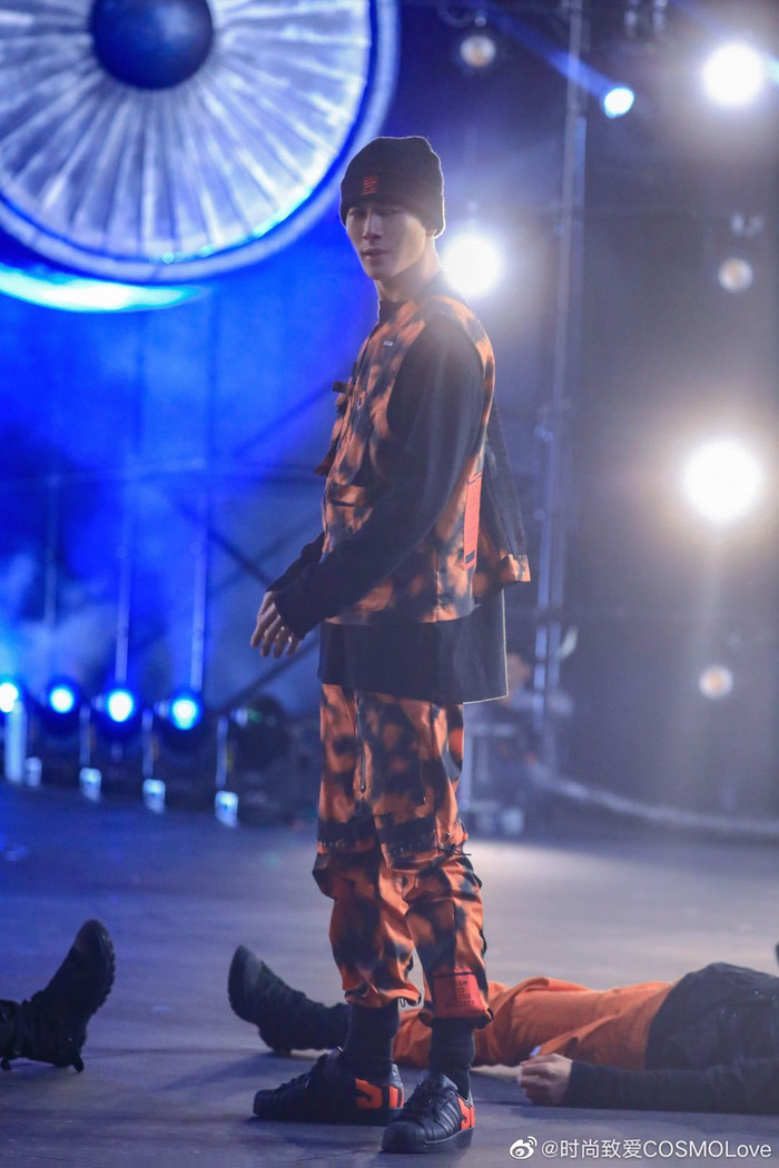 Jackson Wang khiến fan trong và ngoài nước 'la hét' vì thân hình hoàn hảo cùng cơ răng trước đầy thu hút Ảnh 8