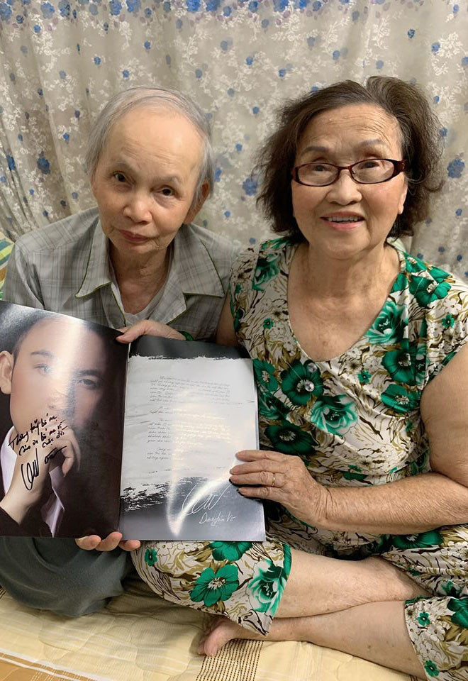 Dương Triệu Vũ khoe ảnh chụp bên bố mẹ và Hoài Linh: Giờ thì hiểu vì sao 2 anh em không giống nhau Ảnh 7