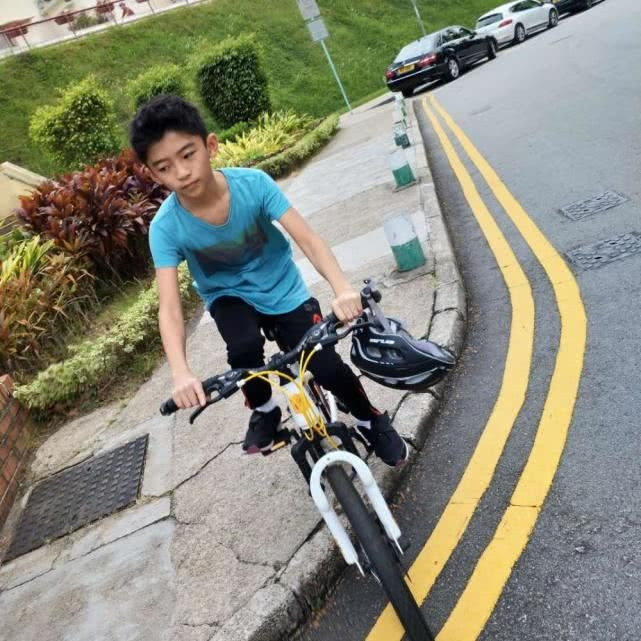 Con trai Trương Bá Chi - Tạ Đình Phong khoe cơ bụng 6 múi ở tuổi 13, fan nhầm là Lucas của WayV Ảnh 18