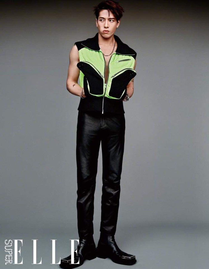 Vương Gia Nhĩ (Jackson Wang) khoe cơ bắp cuồn cuộn trên Elle, hé lộ ý nghĩa những hình xăm Ảnh 5