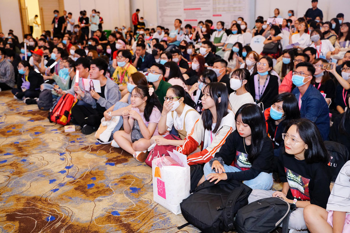 Thành viên SGO48 khóc nức nở trên sân khấu, hóa ra nguyên nhân bắt nguồn từ chính người hâm mộ Ảnh 16