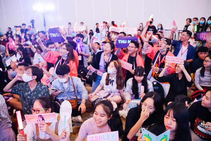 Thành viên SGO48 khóc nức nở trên sân khấu, hóa ra nguyên nhân bắt nguồn từ chính người hâm mộ Ảnh 18