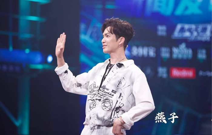 Chung Hán Lương 46 tuổi mà vẫn trẻ trung không kém Vương Nhất Bác, Trương Nghệ Hưng, Vương Gia Nhĩ trong Street Dance of China 3 Ảnh 9