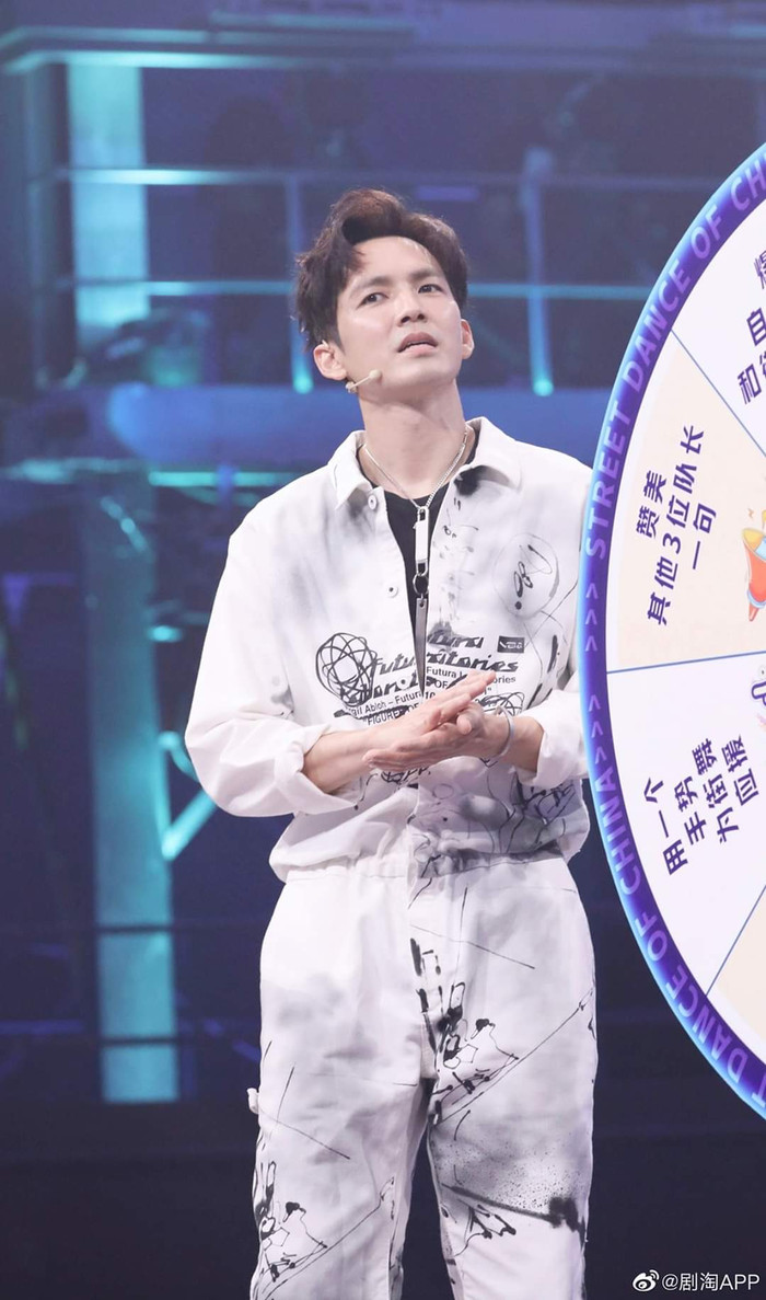 Chung Hán Lương 46 tuổi mà vẫn trẻ trung không kém Vương Nhất Bác, Trương Nghệ Hưng, Vương Gia Nhĩ trong Street Dance of China 3 Ảnh 12