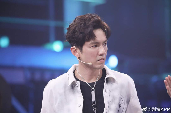 Chung Hán Lương 46 tuổi mà vẫn trẻ trung không kém Vương Nhất Bác, Trương Nghệ Hưng, Vương Gia Nhĩ trong Street Dance of China 3 Ảnh 7