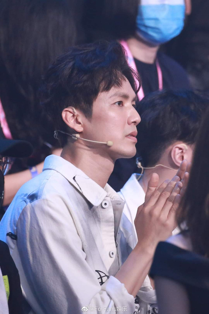 Chung Hán Lương 46 tuổi mà vẫn trẻ trung không kém Vương Nhất Bác, Trương Nghệ Hưng, Vương Gia Nhĩ trong Street Dance of China 3 Ảnh 6