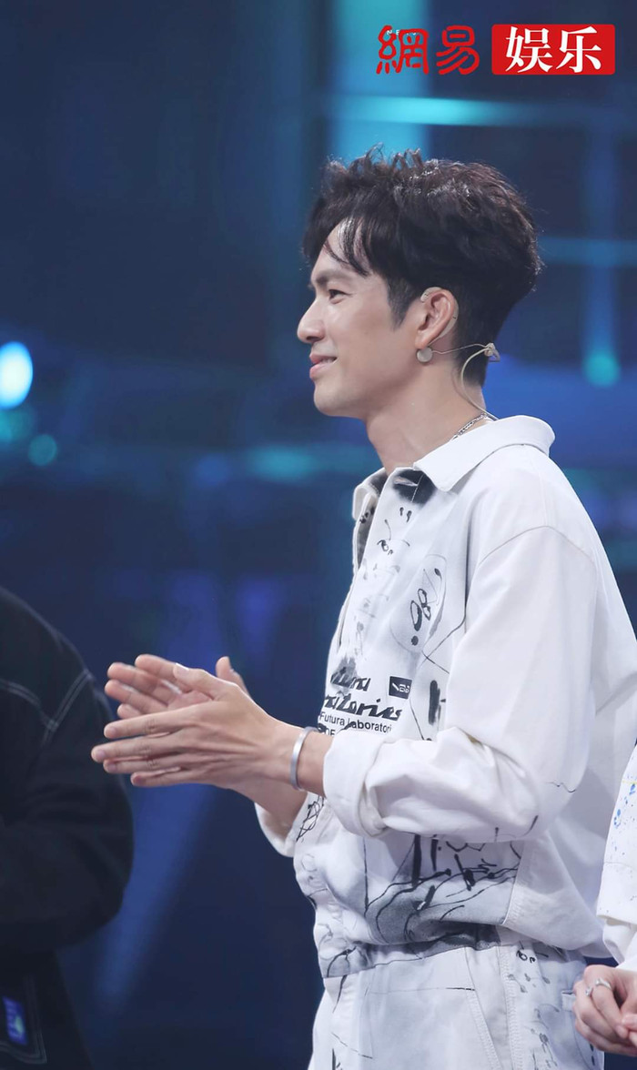 Chung Hán Lương 46 tuổi mà vẫn trẻ trung không kém Vương Nhất Bác, Trương Nghệ Hưng, Vương Gia Nhĩ trong Street Dance of China 3 Ảnh 13