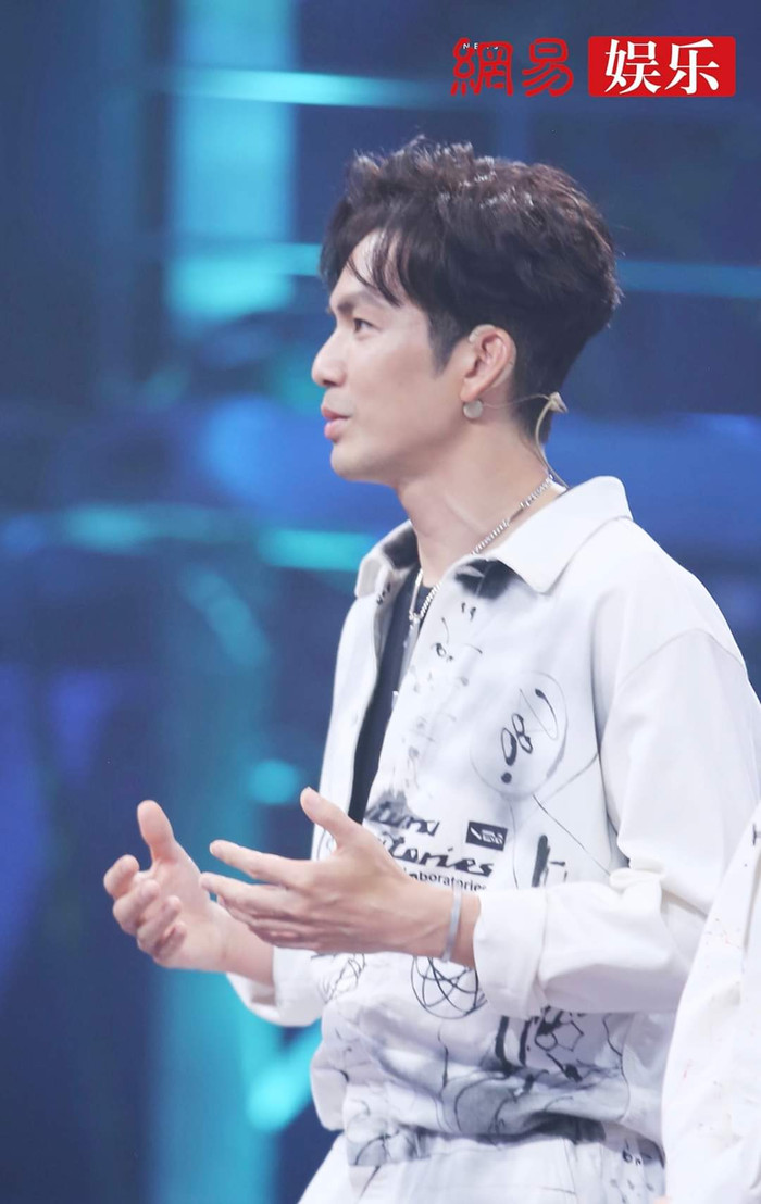 Chung Hán Lương 46 tuổi mà vẫn trẻ trung không kém Vương Nhất Bác, Trương Nghệ Hưng, Vương Gia Nhĩ trong Street Dance of China 3 Ảnh 15