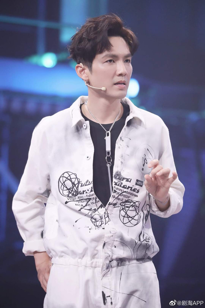 Chung Hán Lương 46 tuổi mà vẫn trẻ trung không kém Vương Nhất Bác, Trương Nghệ Hưng, Vương Gia Nhĩ trong Street Dance of China 3 Ảnh 8