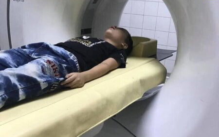 Mẹ bé trai 7 tuổi bị phụ huynh của bạn đánh chấn thương: Xem con bị đánh cháu chỉ gọi mẹ ơi, cứu con mà xót xa Ảnh 2