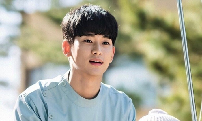 Kim Soo Hyun đăng ảnh hậu trường lầy lội của dàn diễn viên Điên thì có sao Ảnh 3