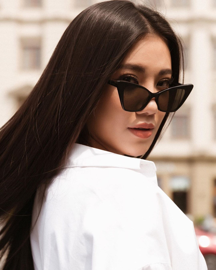 Á hậu Kim Duyên thần thái với street style cá tính.