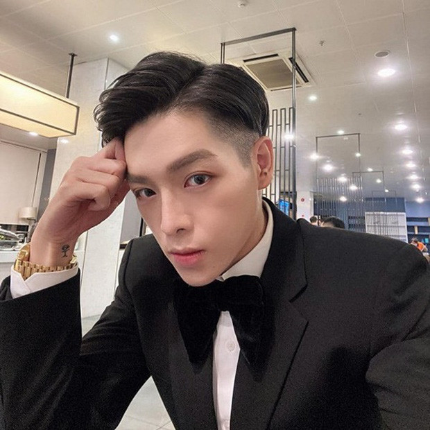 Chiếc cằm nhọn hoắt như tam giác ngược của Đức Phúc đang nhận được sự quan tâm lớn từ phía dư luận.&nbsp;