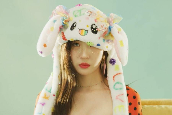 Sunmi kỳ quặc và quyến rũ như trong Noir.&nbsp;