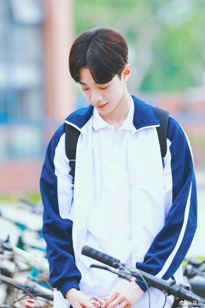 18 sao nam Hoa ngữ xuất thần trong đồng phục học sinh: Ai khiến bạn nhớ đến 'chàng trai bàn bên'? Ảnh 54