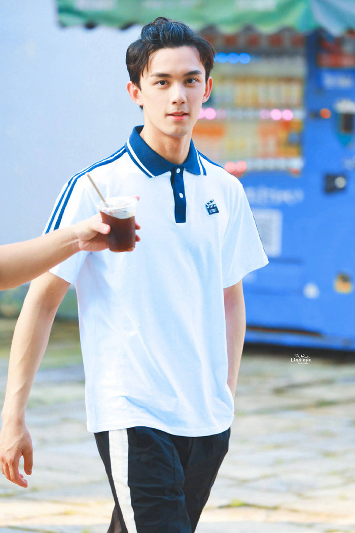 18 sao nam Hoa ngữ xuất thần trong đồng phục học sinh: Ai khiến bạn nhớ đến 'chàng trai bàn bên'? Ảnh 61