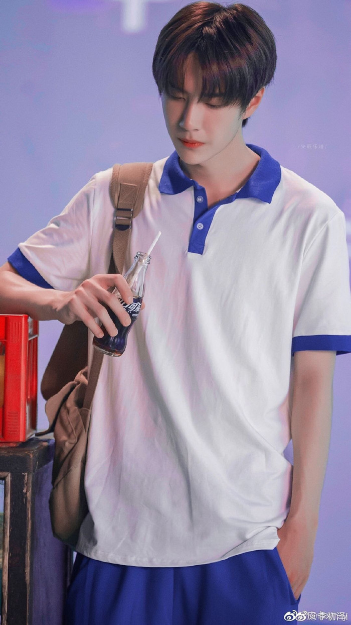 18 sao nam Hoa ngữ xuất thần trong đồng phục học sinh: Ai khiến bạn nhớ đến 'chàng trai bàn bên'? Ảnh 21