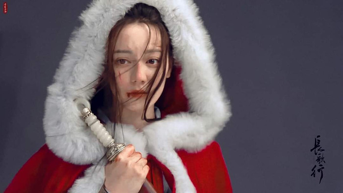 Lộ ảnh hậu trường đậm chất thần thoại của 'Trường ca hành': Địch Lệ Nhiệt Ba đẹp như cô bé quàng khăn đỏ Ảnh 13