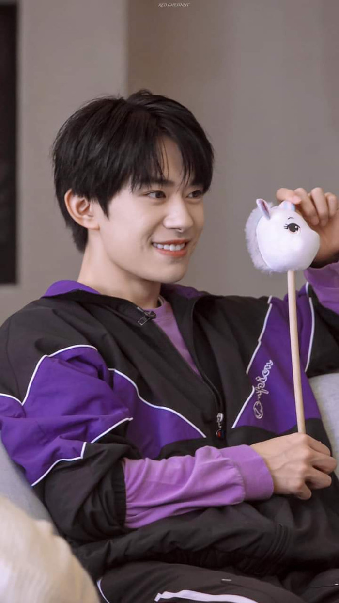 Dịch Dương Thiên Tỉ.