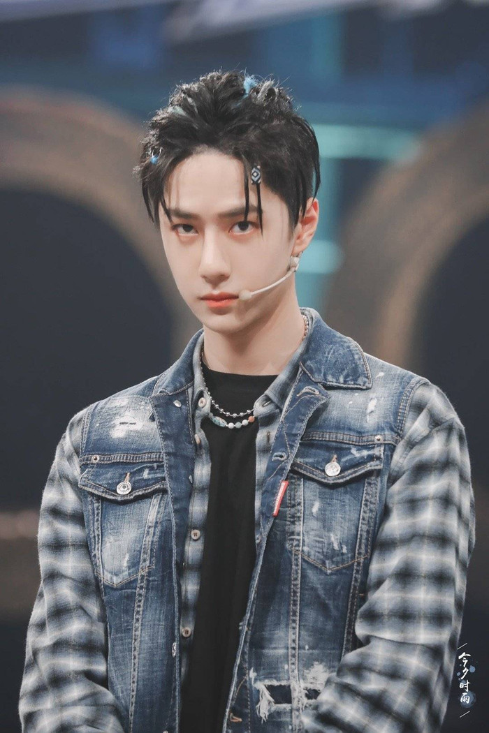 Vương Nhất Bác.