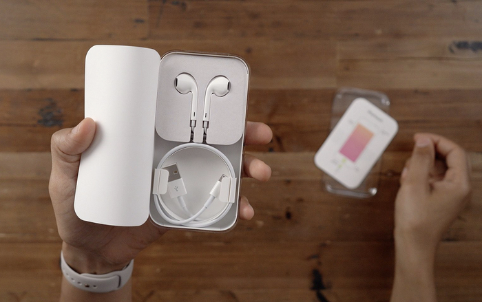 Nếu những thông tin gần đây là chính xác, khách hàng sẽ phải phải bỏ ra nhiều tiền hơn để mua iPhone 12, củ sạc và tai nghe.(Ảnh: 9to5mac)