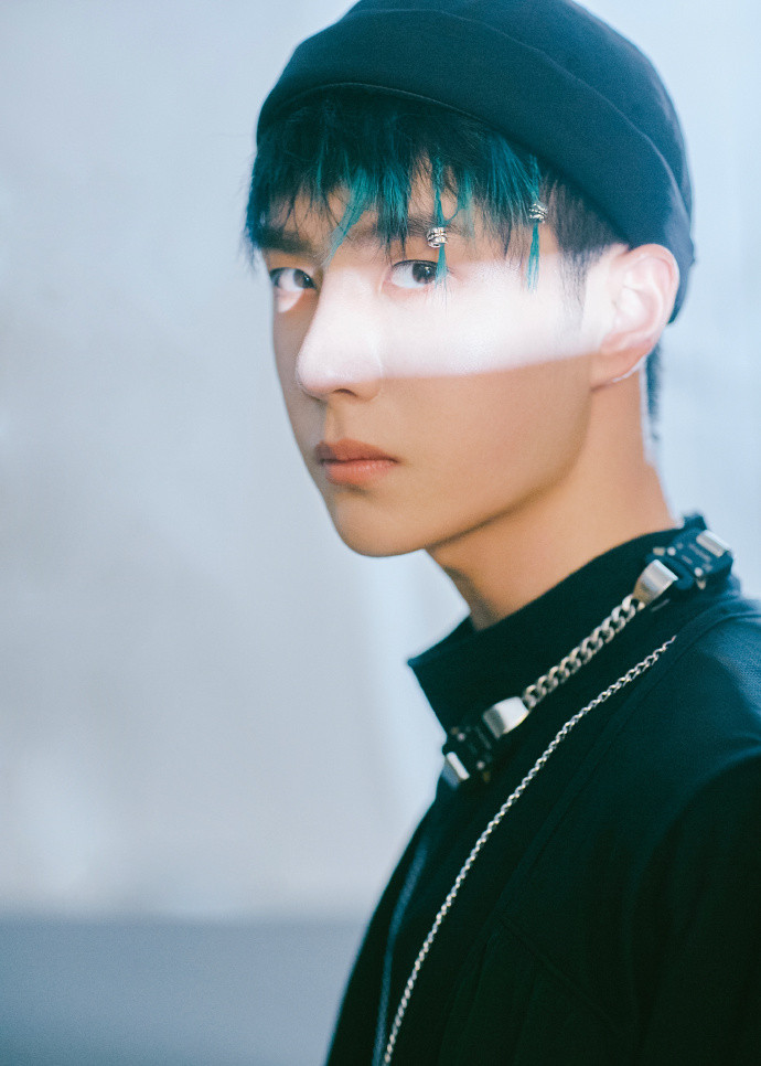 Vương Nhất Bác biến thành 'em bé' dễ thương sau những bước nhảy cool ngầu trong 'Bước nhảy đường phố 3' Ảnh 14