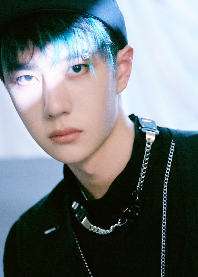 Vương Nhất Bác biến thành 'em bé' dễ thương sau những bước nhảy cool ngầu trong 'Bước nhảy đường phố 3' Ảnh 15