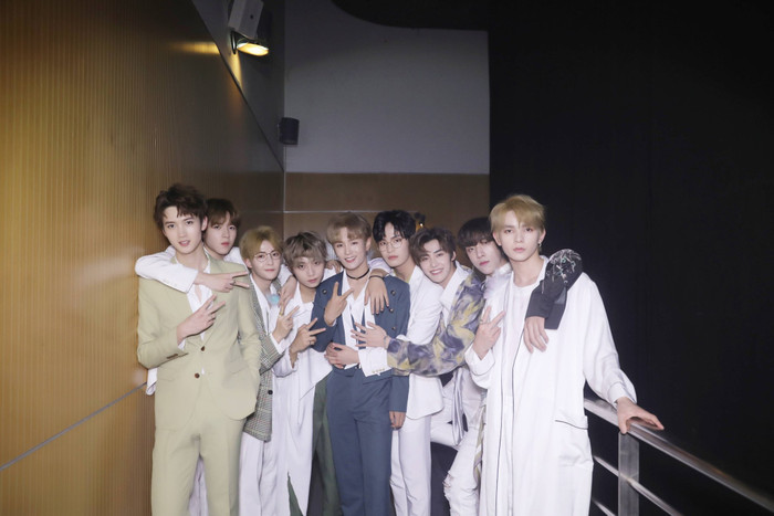 iQIYI Screaming Night 2020: Ba thế hệ của Thanh xuân có bạn Nine Percent, UNINE và The9 hội ngộ Ảnh 11